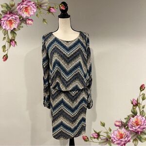 Long sleeve zig zag print loose fit dress‎